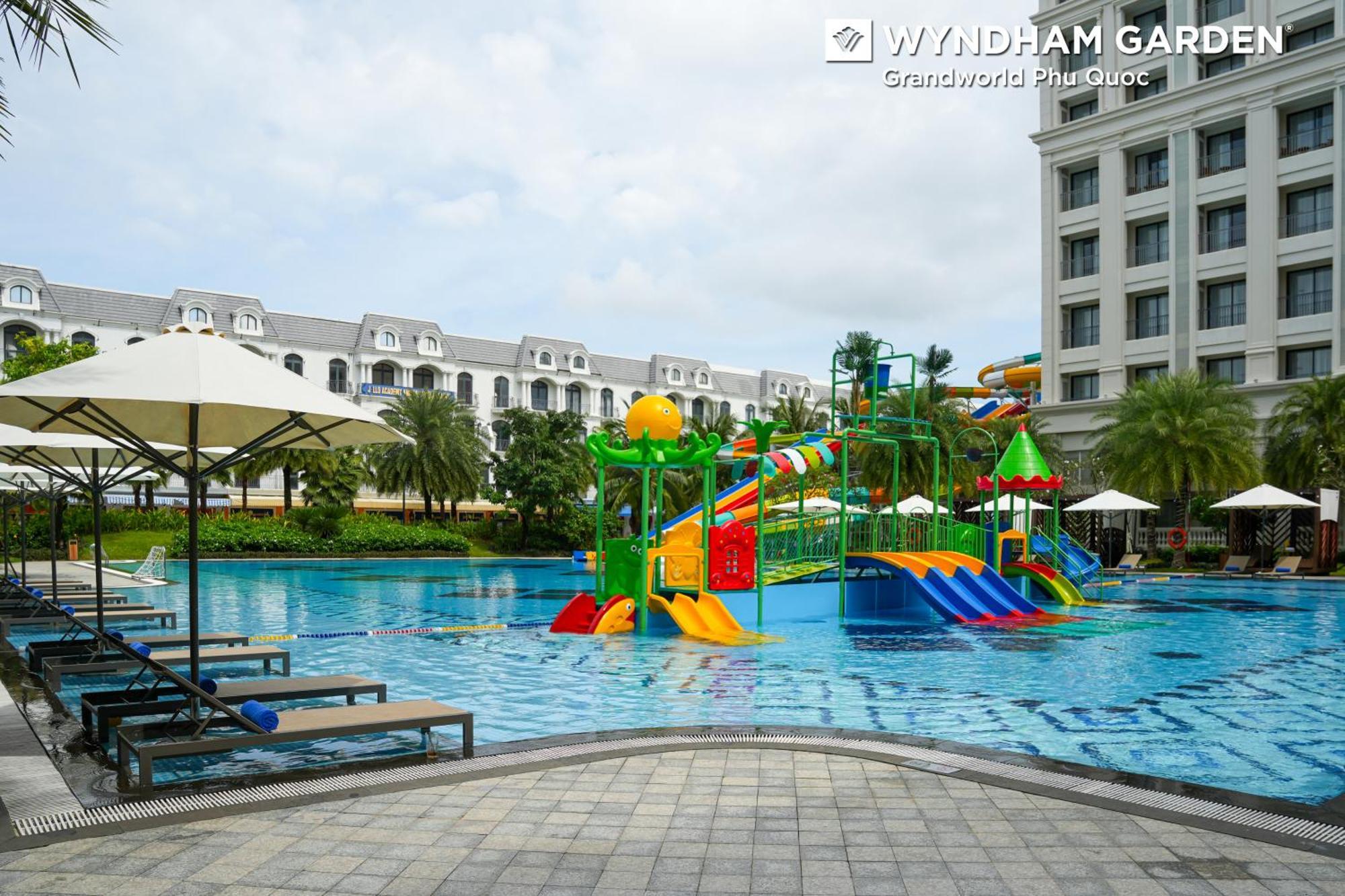 Wyndham Garden Grandworld Phu Quoc Hotel Exterior photo