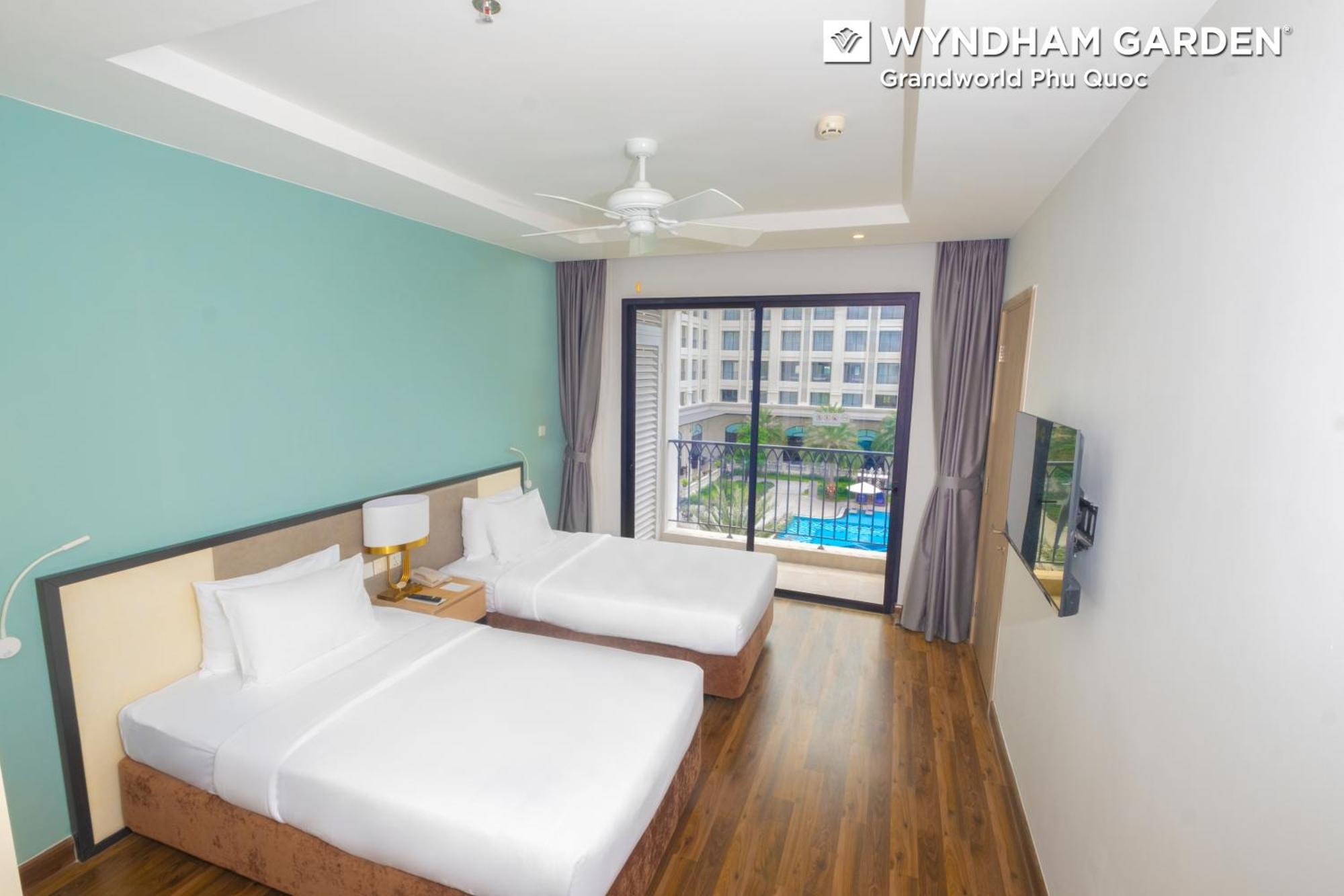 Wyndham Garden Grandworld Phu Quoc Hotel Exterior photo