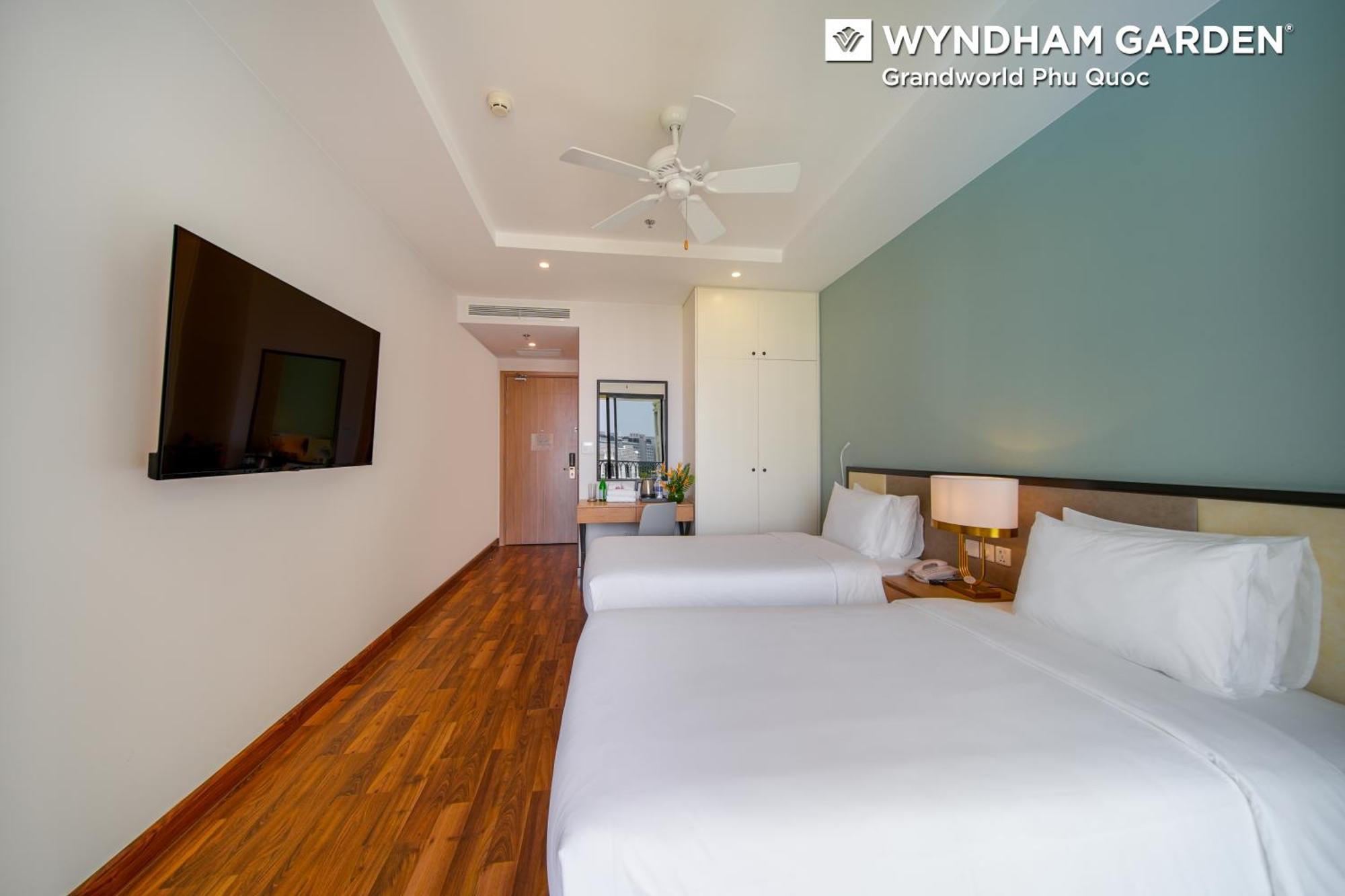 Wyndham Garden Grandworld Phu Quoc Hotel Exterior photo
