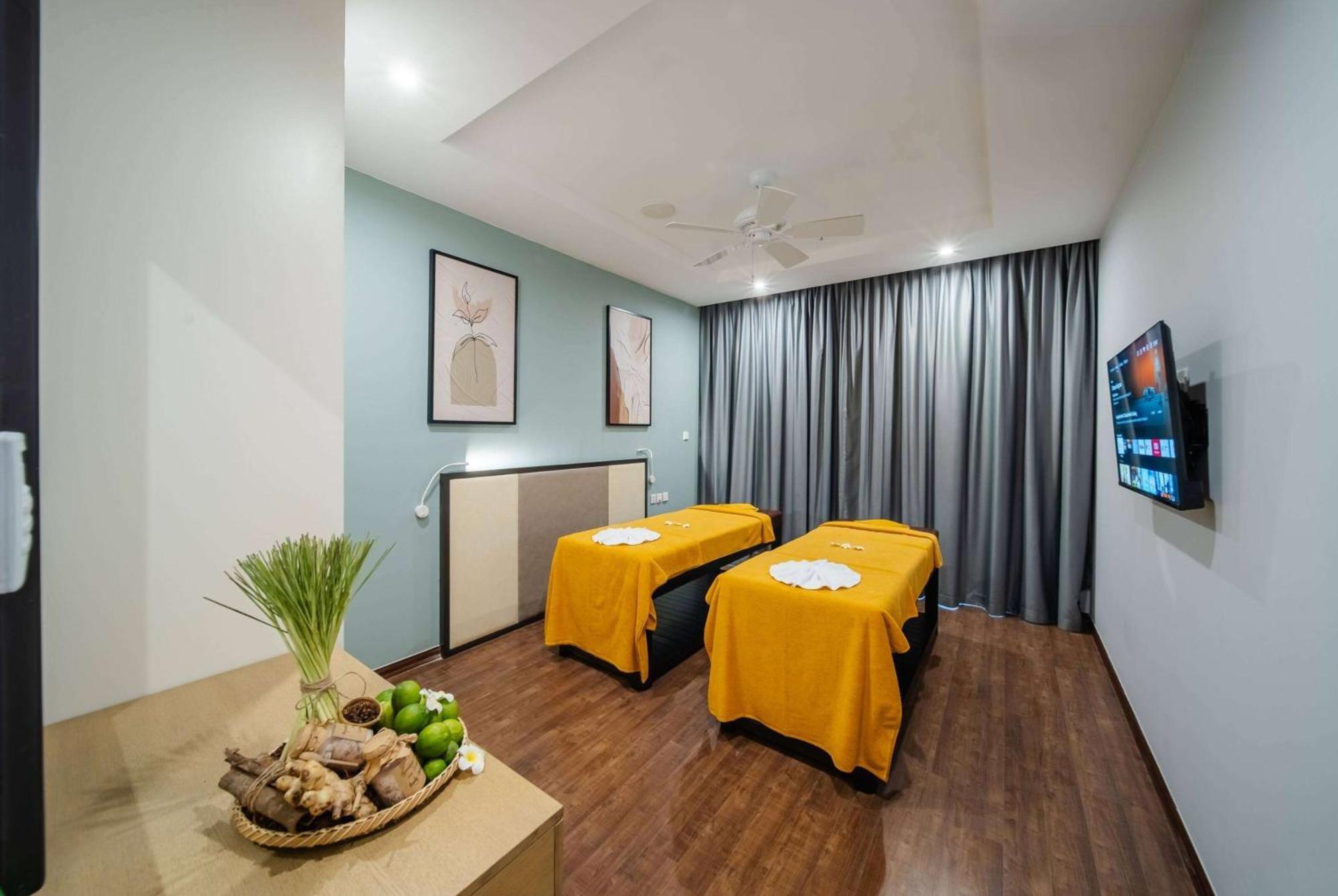 Wyndham Garden Grandworld Phu Quoc Hotel Exterior photo