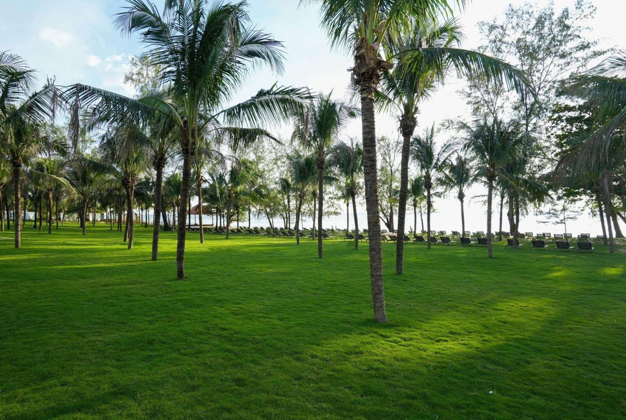 Wyndham Garden Grandworld Phu Quoc Hotel Exterior photo